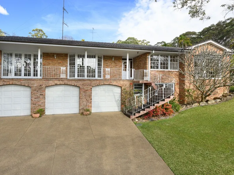 GREAT FAMILY HOME WITH LOADS OF SPACE!!