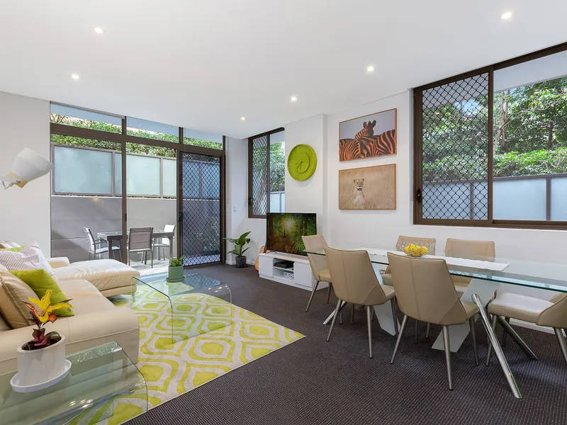 Private and over-sized garden sanctuary, 'Lexington'