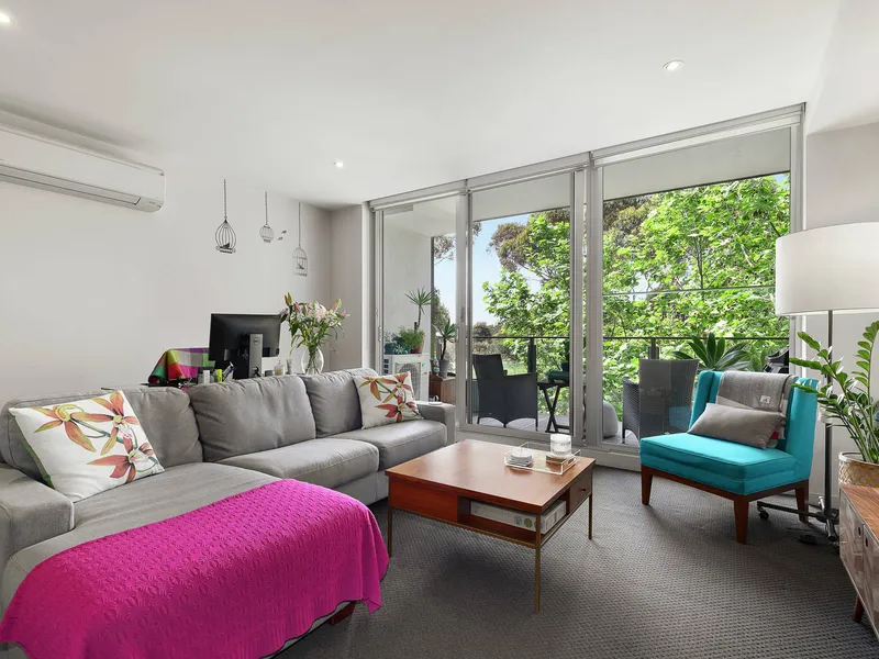 Contemporary Living Across from the Park and Metres from the Beach