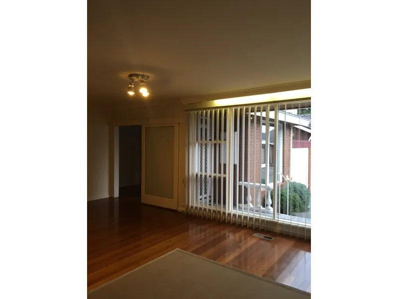 SUPERB 3-BEDROOM TOWNHOUSE