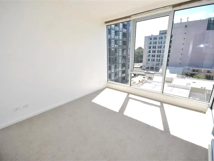Spacious 1 bedroom + Study near Flagstaff Garden!