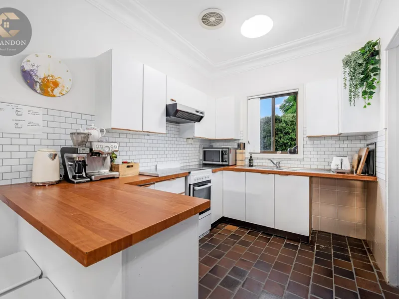 Private & Convenient Family House in Prime Location