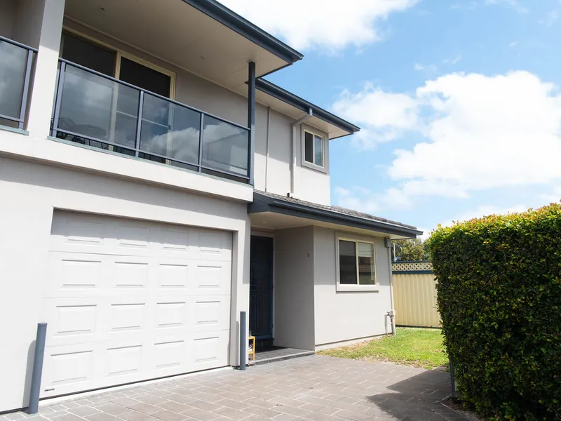 CONTEMPORARY CONVENIENCE SEASIDE LIVING