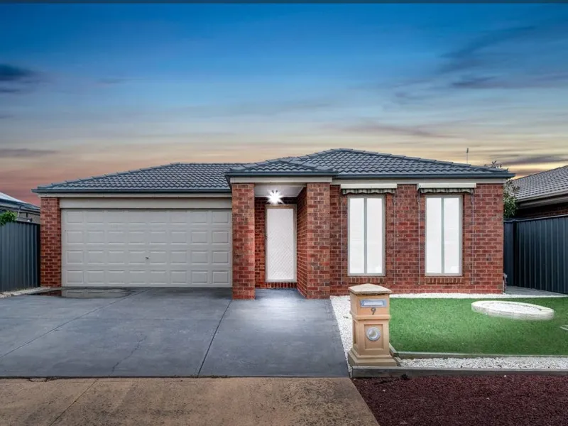 Lovely family home in Point Cook!