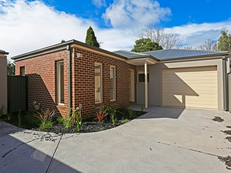 Luxurious 2 bedroom in Breakwater!