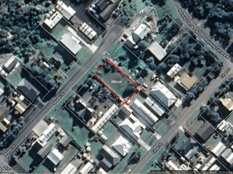 located in quiet cul de sac