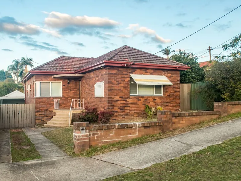 Brick House in a Handy Location