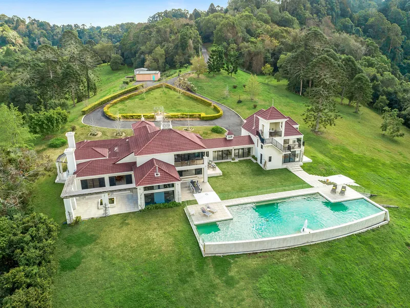 Situated in the prestigious area of North Maleny.