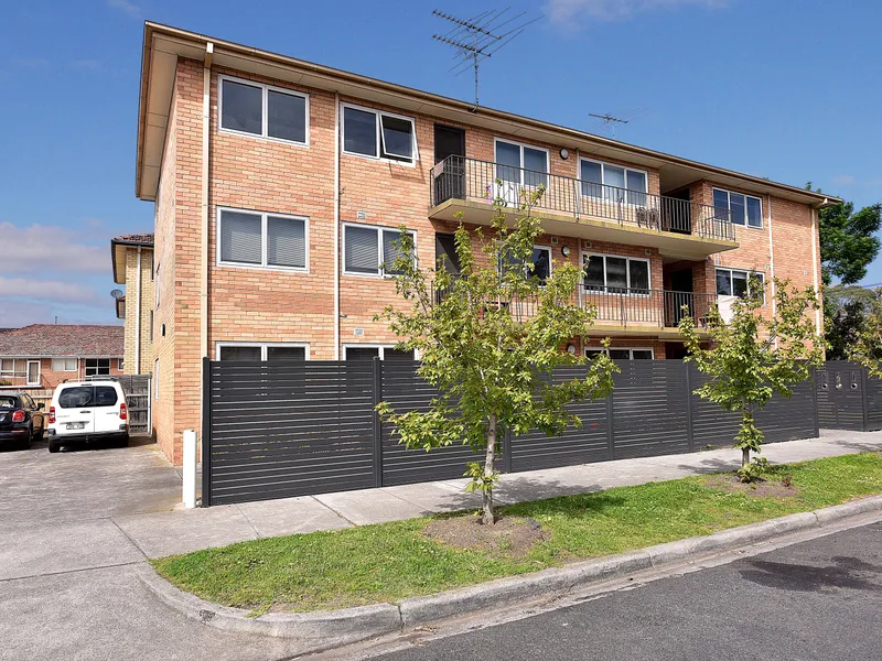 Freshly Painted -two bedroom apartment