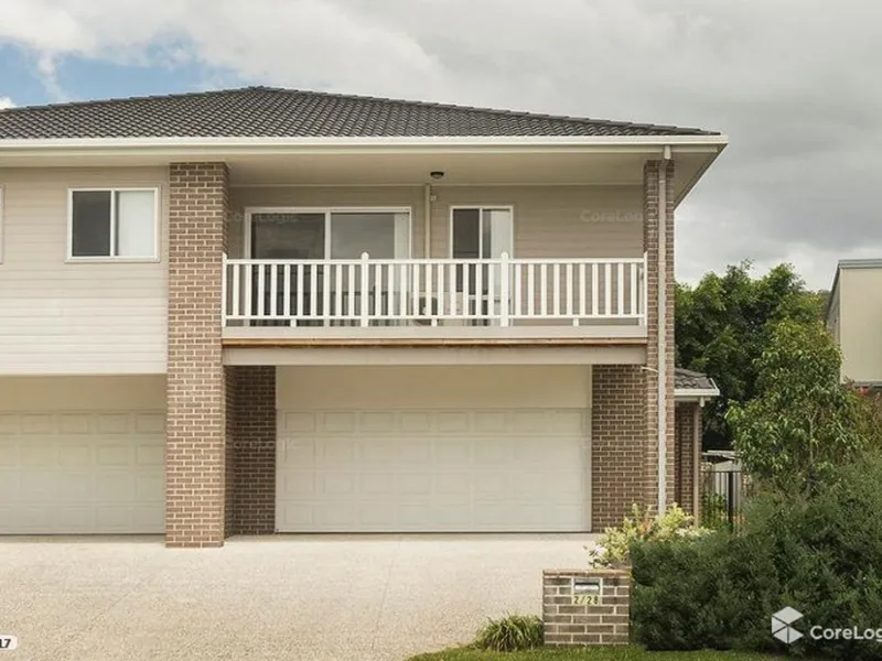 Walk to Harbour Town Shopping Centre