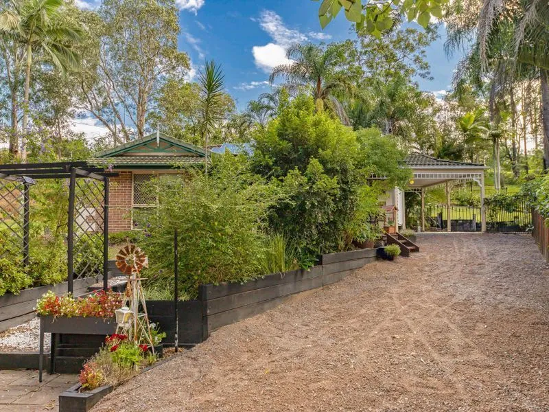 Country serenity close to town!