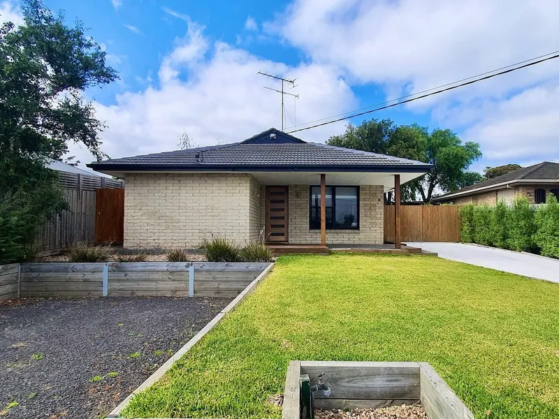 Your Ideal Coastal Residence Awaits!