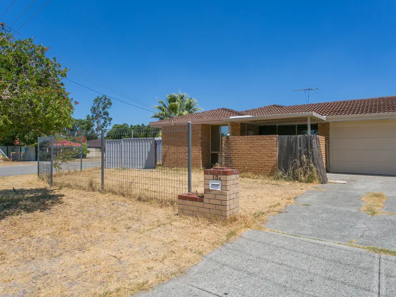 Secure Garage, Large Sleepout, Functional Kitchen!