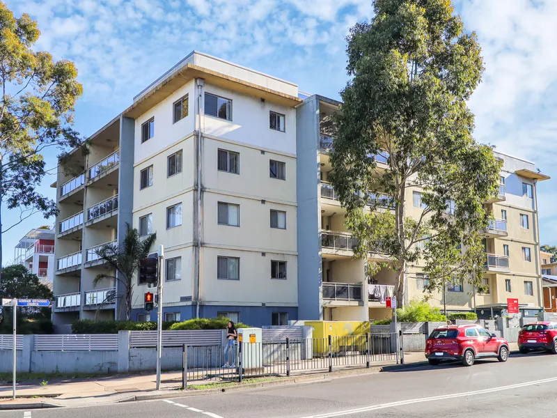Two bedroom apartment with a Balcony, Parking and Rooftop Terrace! Water incuded!