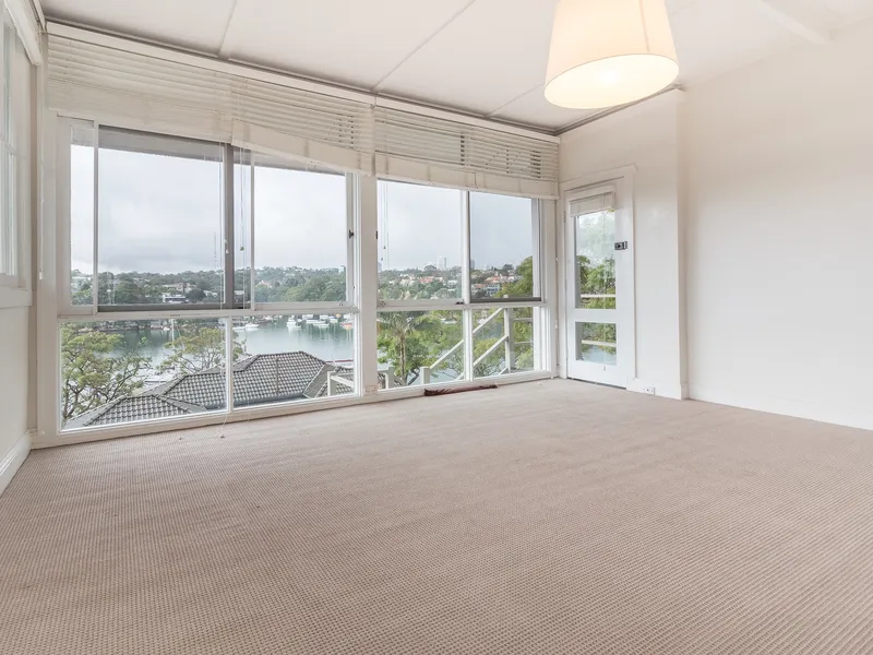 Quiet Location close short walk to ferry