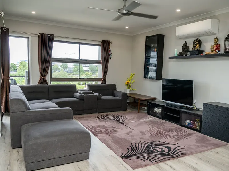 27 Steamer way, Spring Mountain