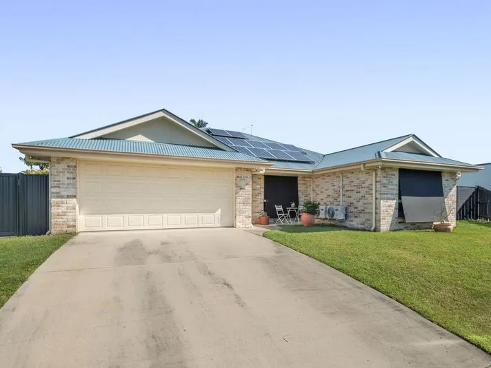 Renovated Family Home with Swimming Pool on 838sqm Block!