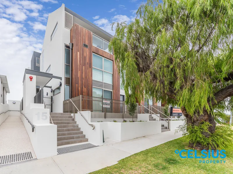 Luxury 3 bed plus study Townhouse