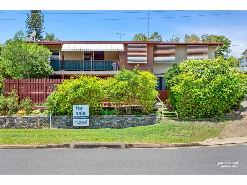 ENORMOUS FAMILY HOME IN PRESTIGIOUS WANDAL LOCATION
