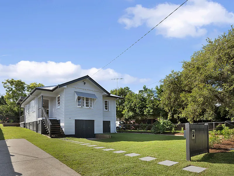 Astonishing renovation in Brisbane's suburb of transformation