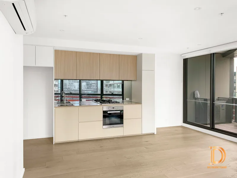 Fabulous Nearly New Apartment in Docklands along Yarra River - North Tower