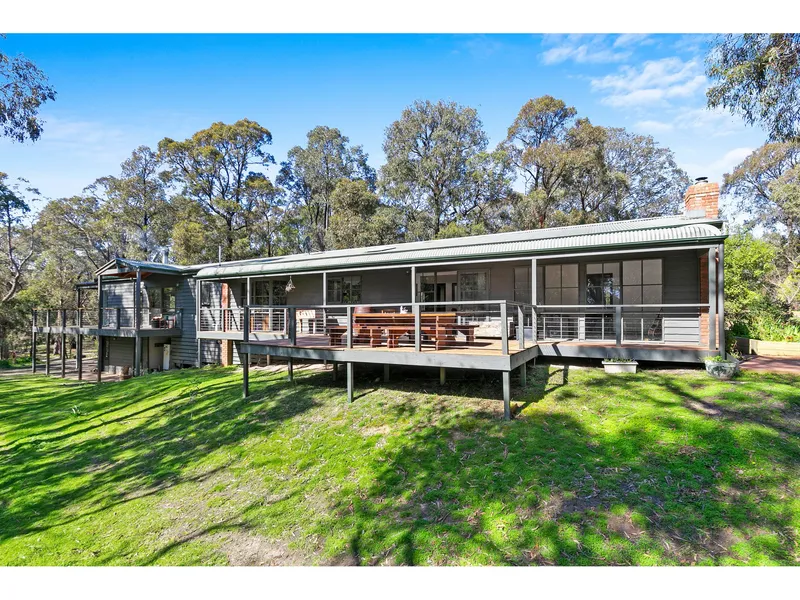 FANTASTIC COASTAL ACREAGE LIFESTYLE OPPORTUNITY