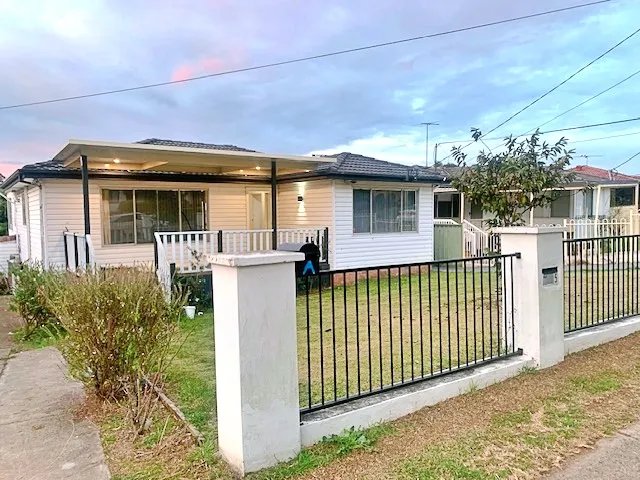 4 Bed 2 Bath House with Studio/In-Law Accommodation in Cul-de-Sac