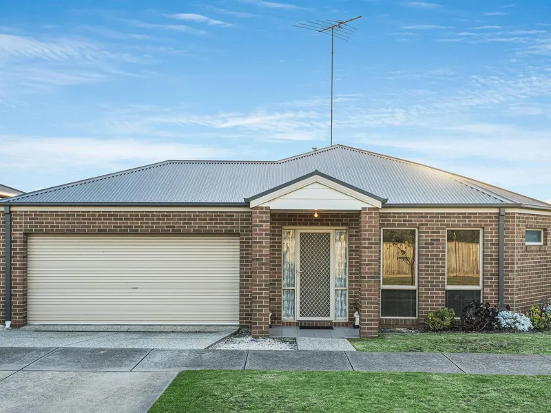 Superbly Located Lifestyle or Investment Property