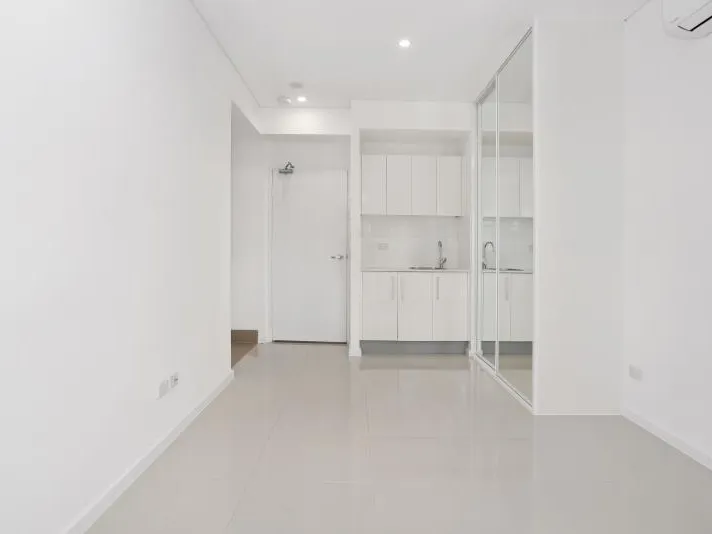Modern Studio Apartment! UTILITIES INCLUDED