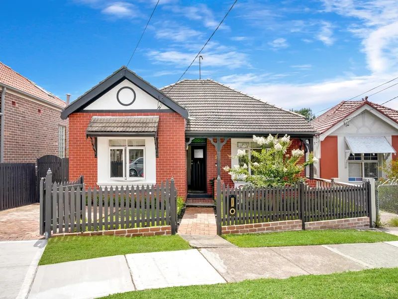 Charm, Light And Style In A Renovated Period Home