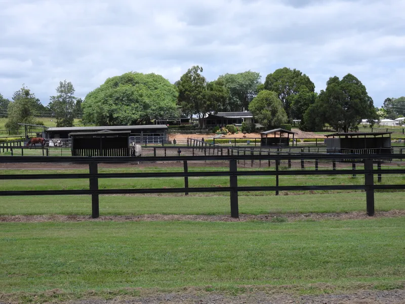 Boutique 10 Acre Horse And Great Lifestyle Property
