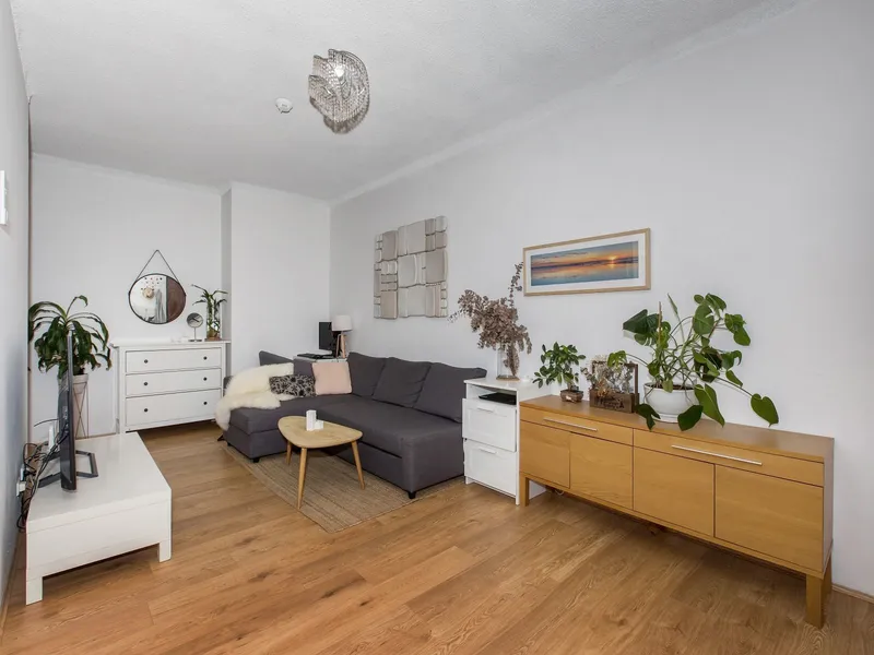 One weeks free rent 