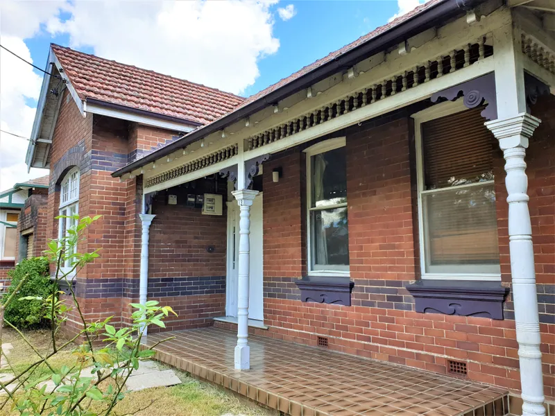 Half House For Lease - 2 Beds, 1 Bath 