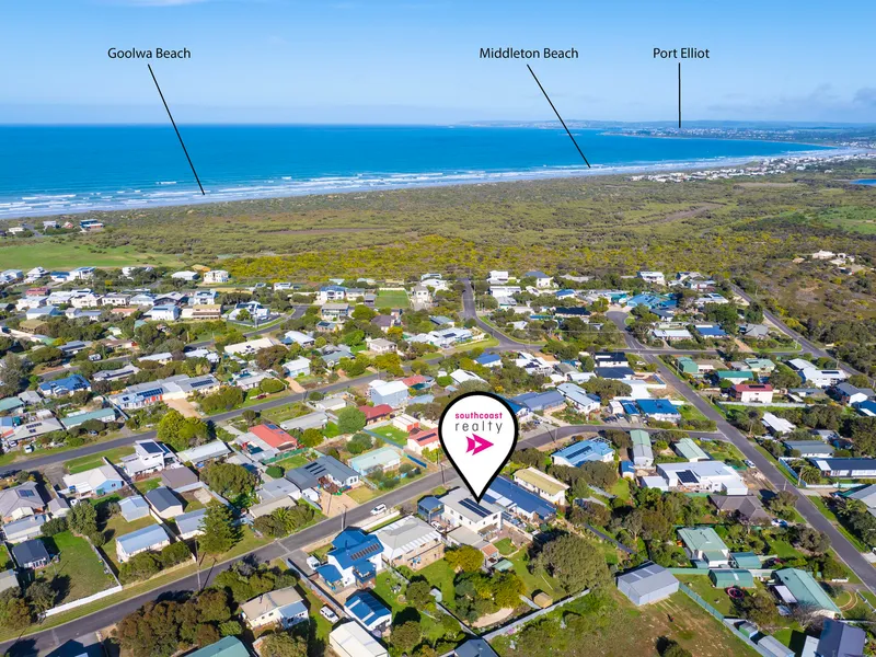 NEAR 1000SQM 4-BED, 2-LIVING HOLIDAY HOME HAS IT ALL!