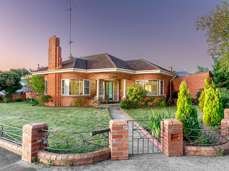 Gorgeous Solid Brick Home, Only Five Minutes to the Ballarat CBD