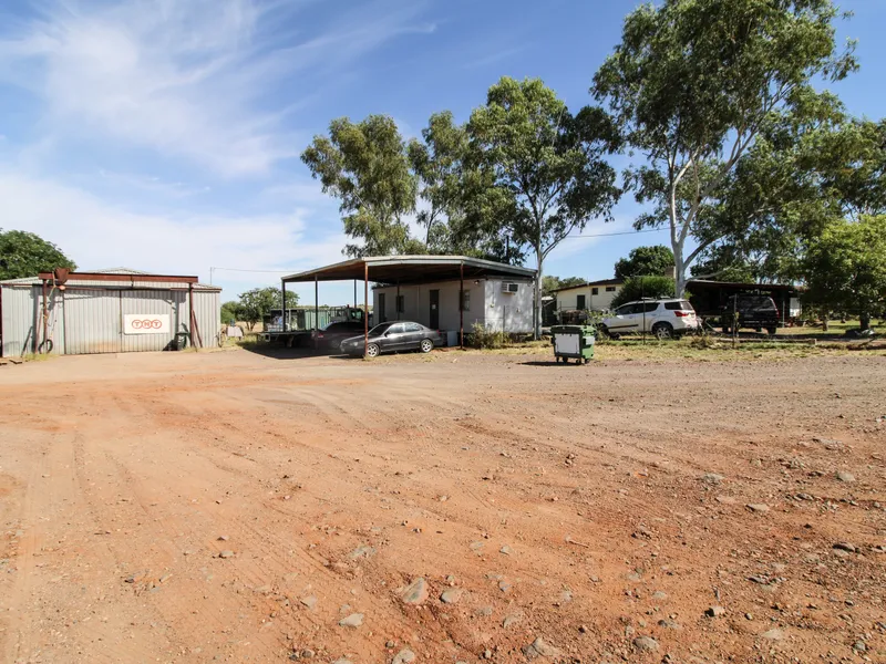 4 Bed/2 Bath home with Business Potential 