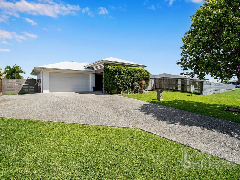 Perfect family home on a huge block with pool and shed in Marian