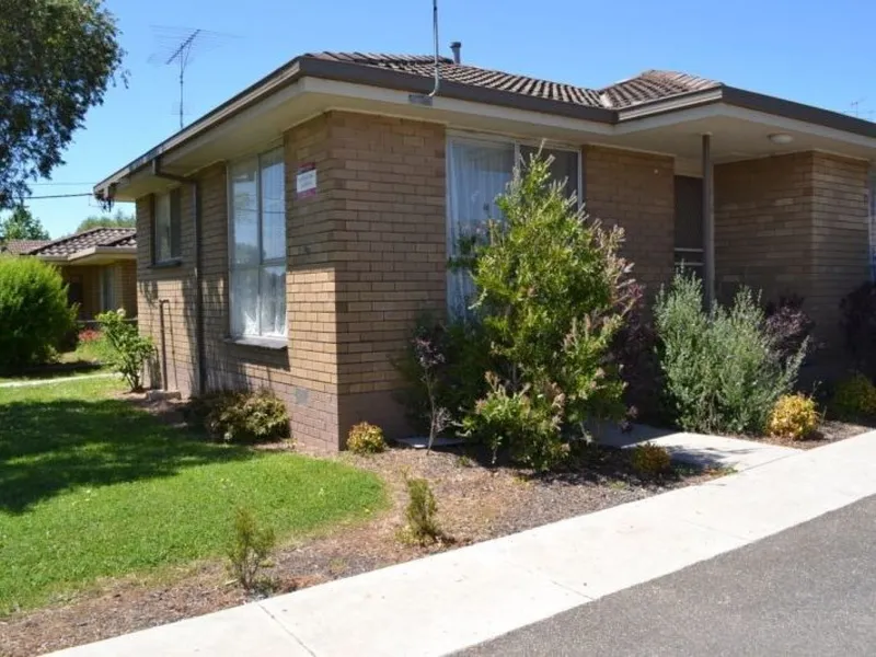 TWO BEDROOM UNIT IN SEBASTOPOL