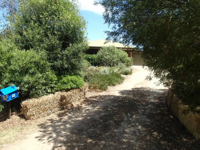 CONVENIENTLY CENTRAL LOCATION DELIGHT