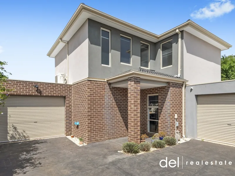 Spacious Townhouse in Great Location!