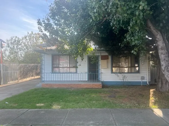 Large Neat Home With Self Contained Unit