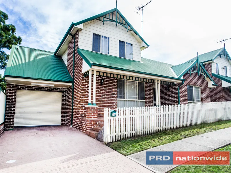 3 bedroom townhouse located close to Penrith CBD.