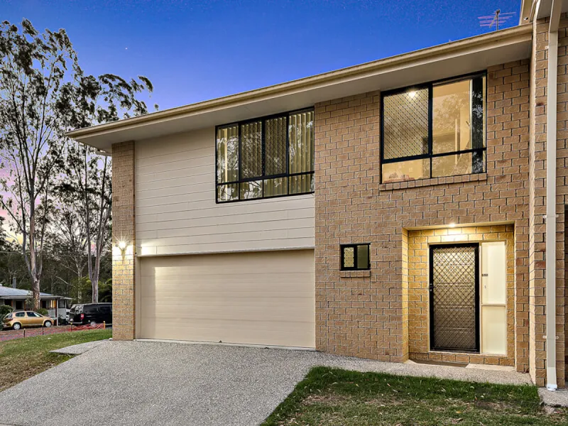 Spacious New Build Home on Quiet Street!