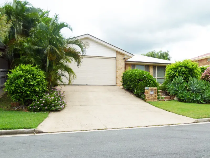 Beautiful Spacious Entertainer in Luxurious Secluded Grounds