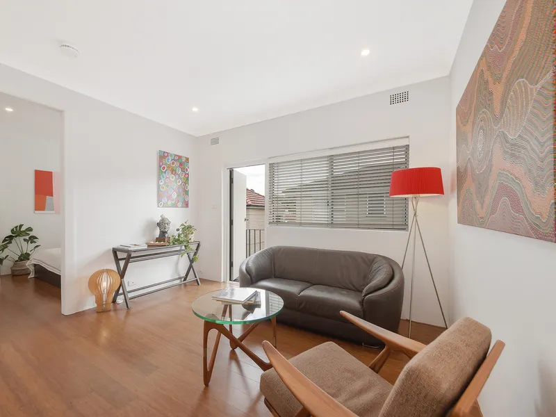 Designer one bedroom apartment with lock-up garage.