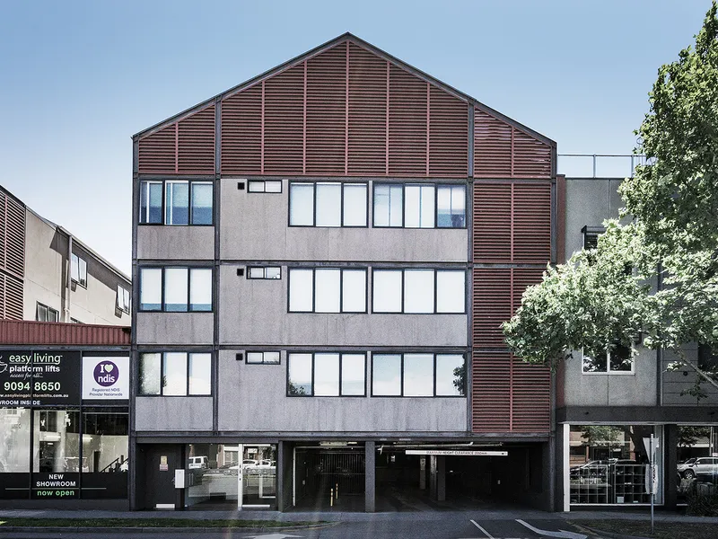 Modern, Spacious and Bright + Perfect Location