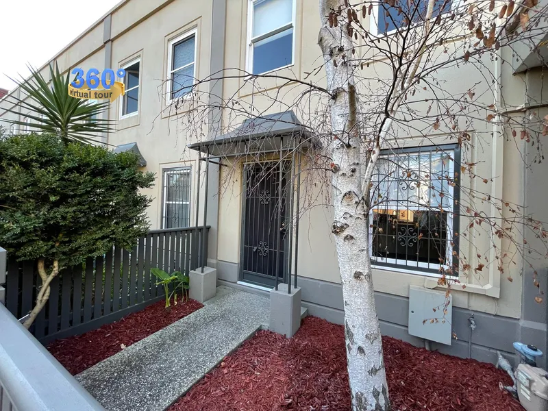 DREAM TOWNHOUSE IN FITZROY NORTH