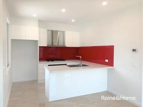 Beautiful Modern 3 Bedroom Unit in Noble Park!