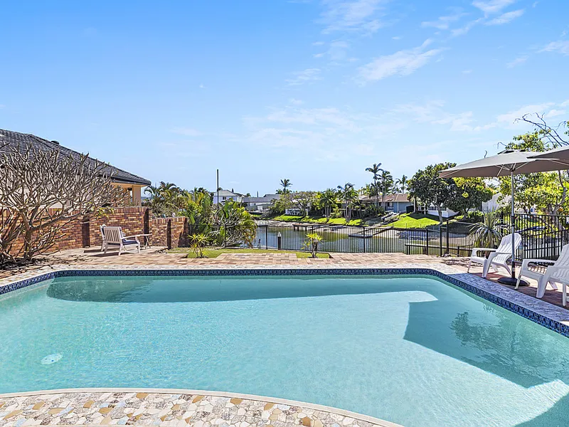 956m2 of Prime North Facing Waterfront Living