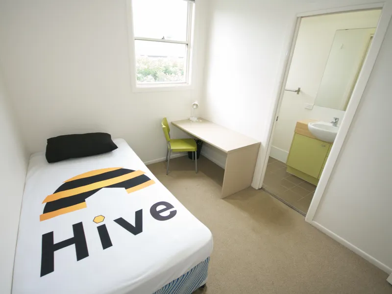 1 WEEK RENT FREE! - STUDENT ACCOMMODATION – AIR CONDITIONED bedrooms in a great location! 